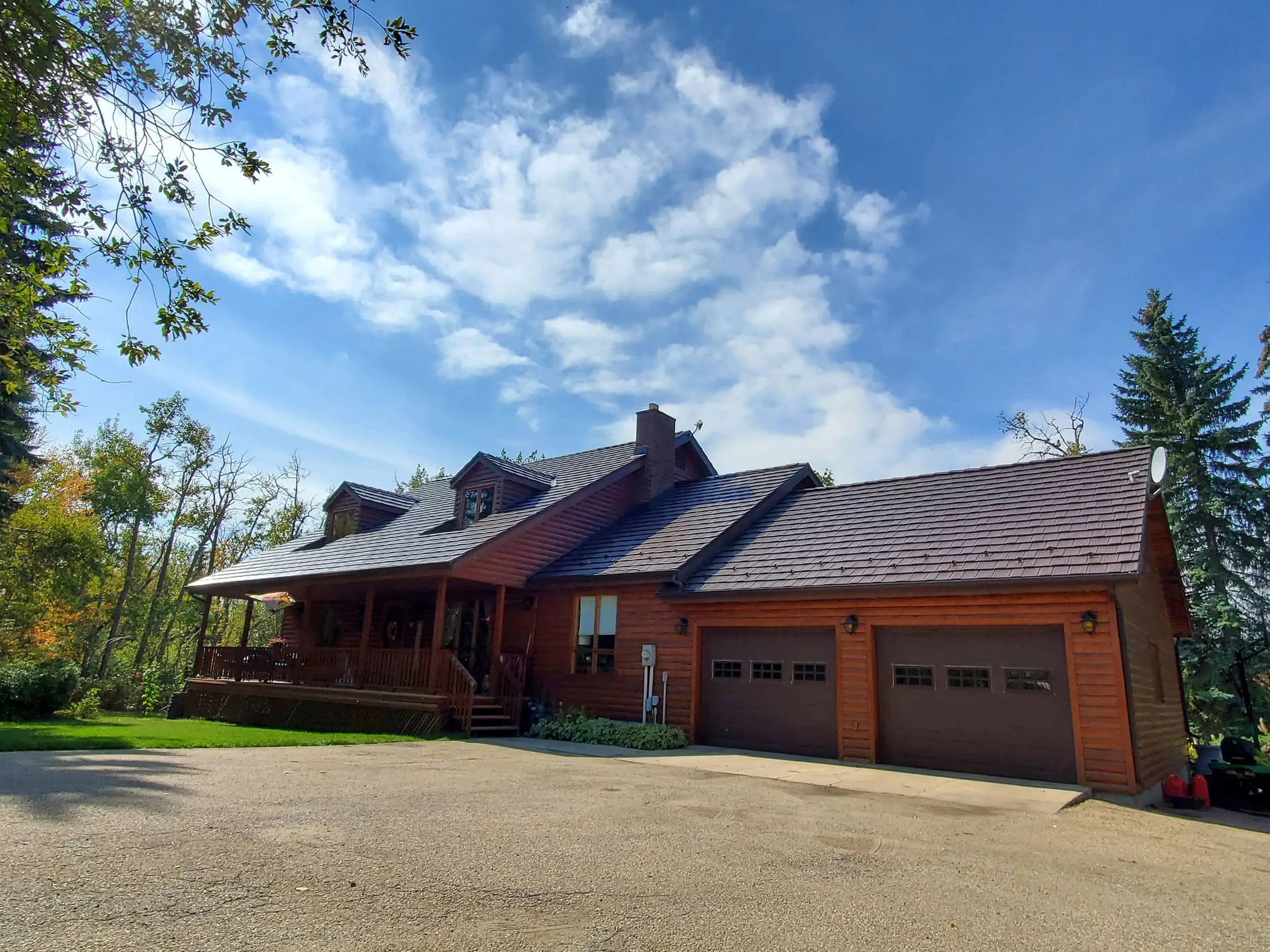 Abic21034 Red Deer County, Ab T4E2Z6 Interlock Metal Roofing Colonial Brown Aluminum Shake Roof Garage
