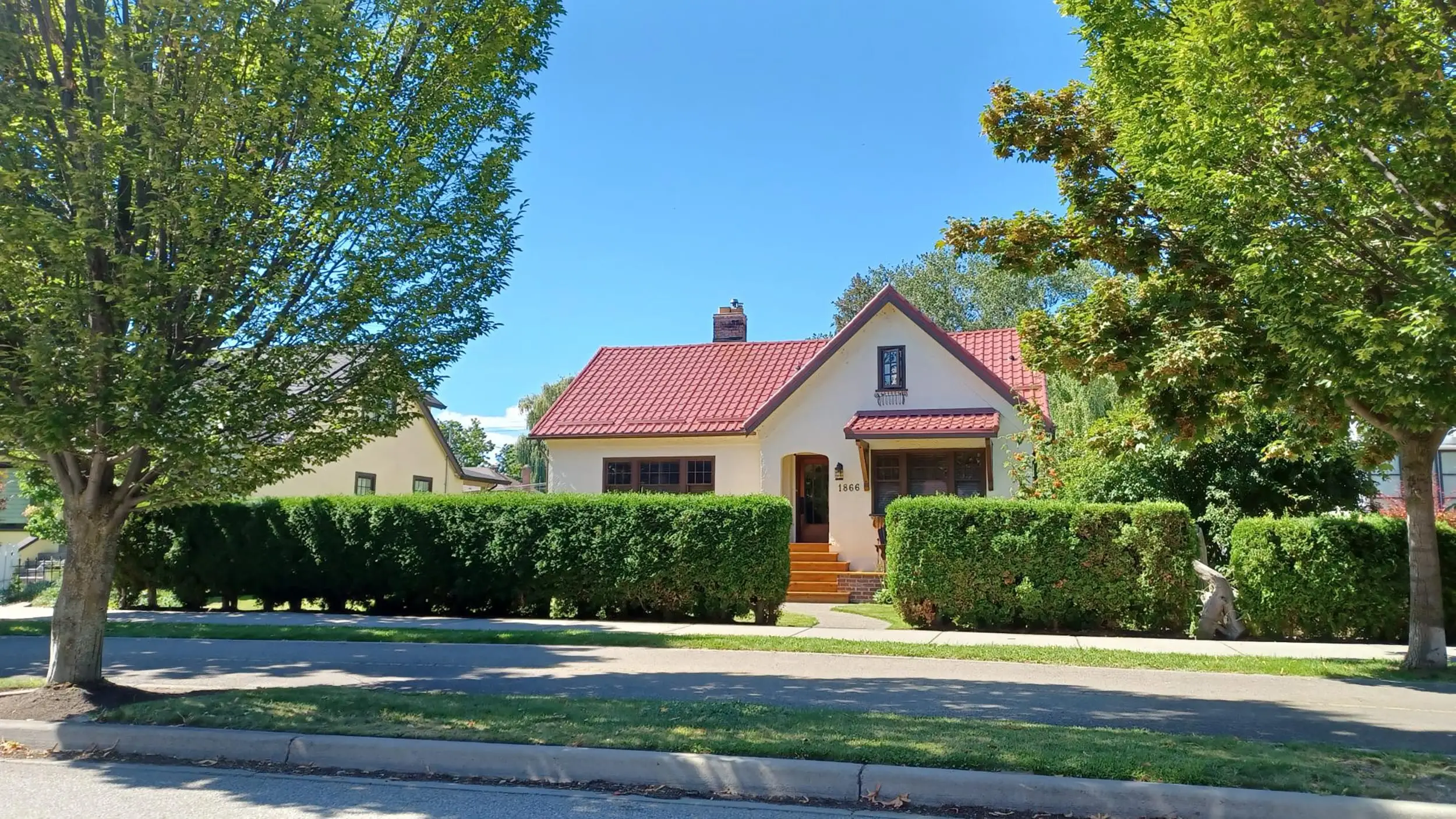 Bcbc18017 Kelowna Bc V1Y1B5 Interlock Metal Roofing Tile Red Aluminum Mediterranean Tile Roof