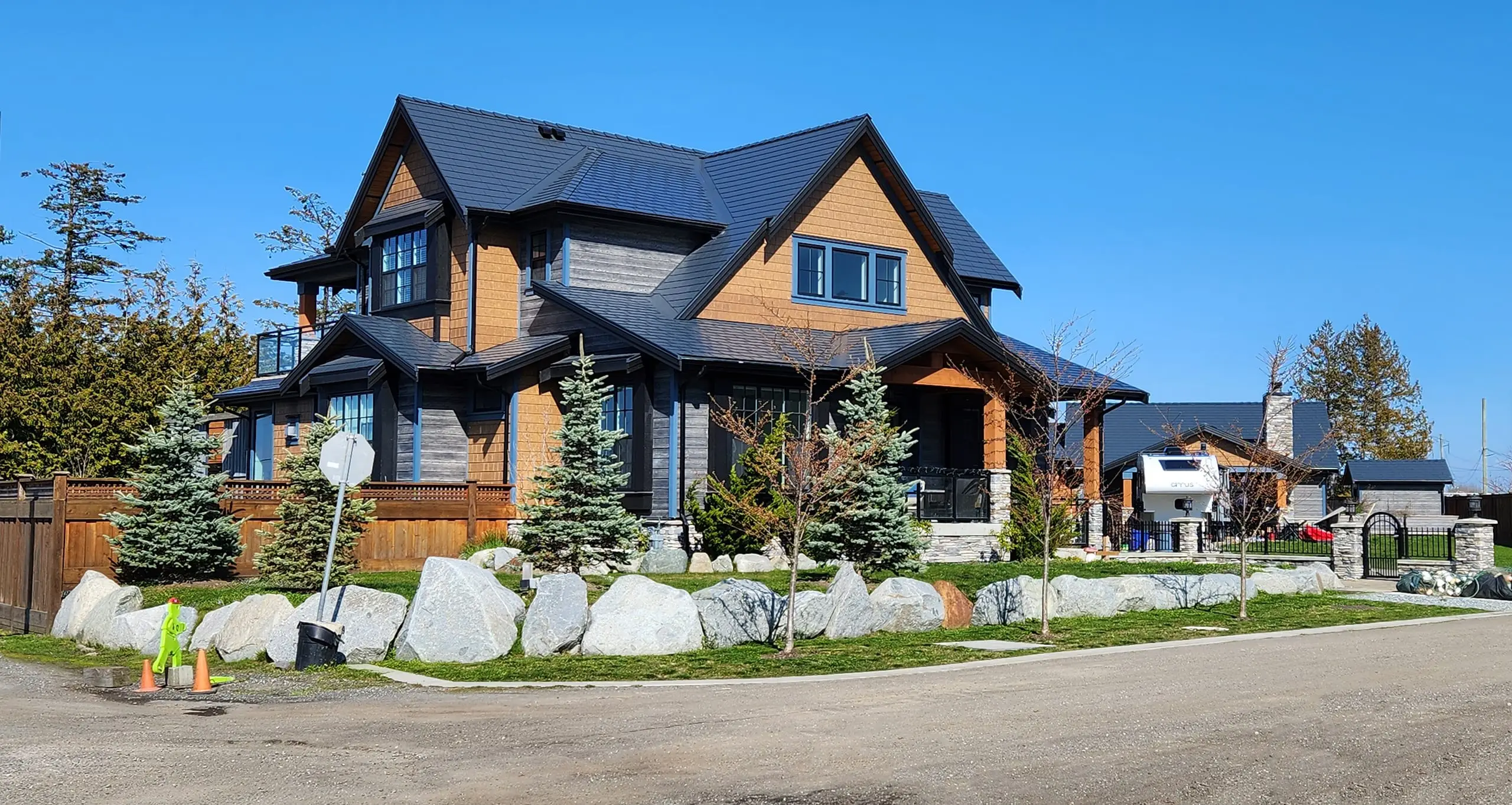 Bcgv20045 Tsawwassen, Bc V4M4G2 Interlock Metal Roofing Deep Charcoal Aluminum Slate Roof