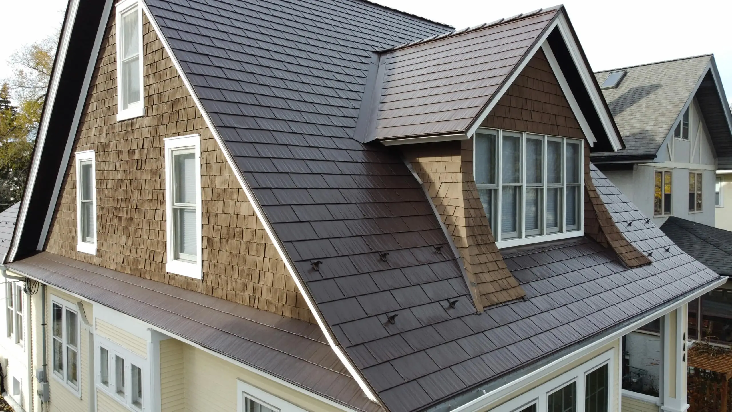 Ilil21017 - La Grange, Il 60525 Interlock Metal Roofing Colonial Brown Cedar Shingle Roof 5