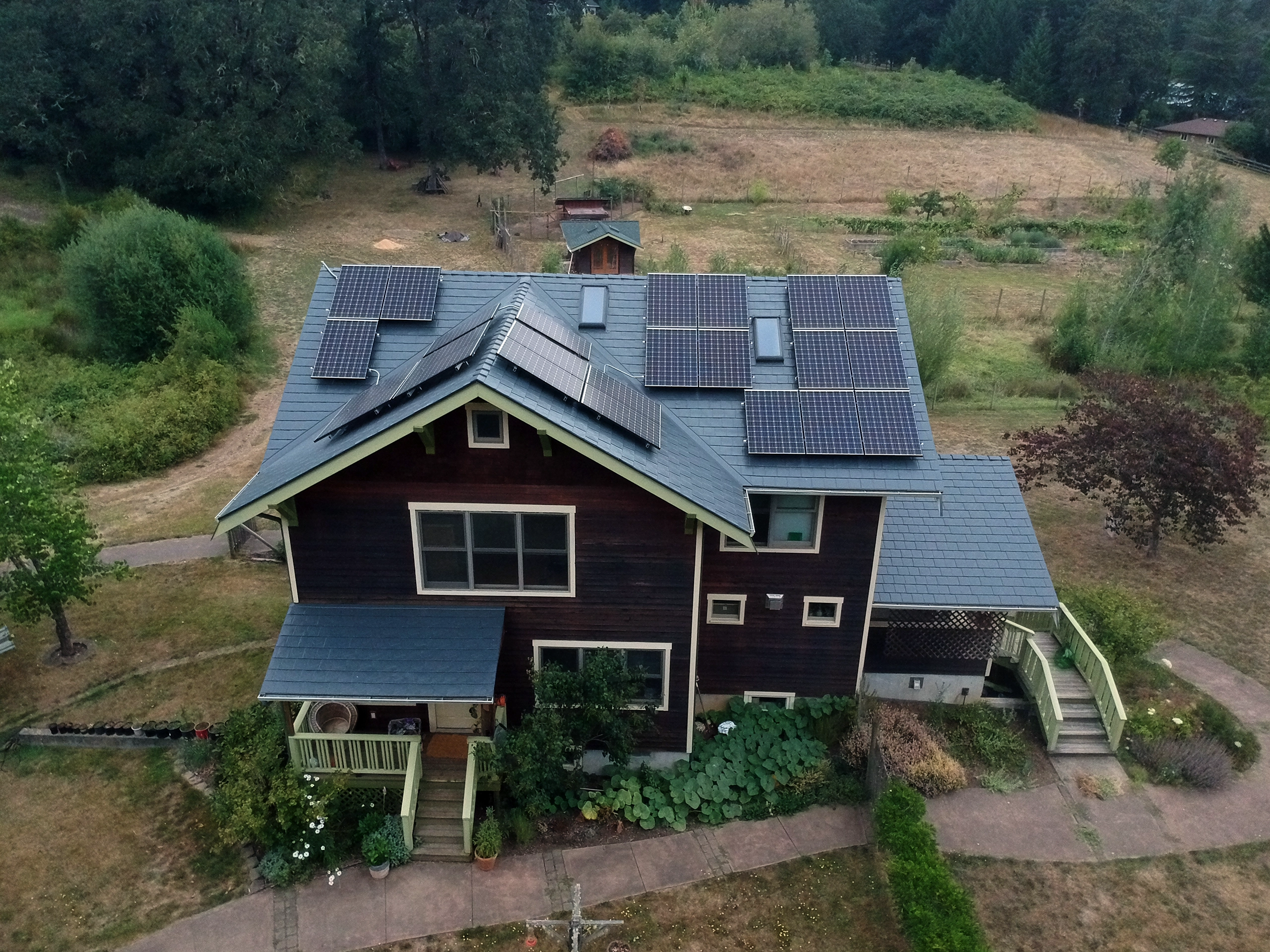 Interlock Slate Aluminum Metal Roof Deep Charcoal Solar Corvallis Or Us Wapo19007