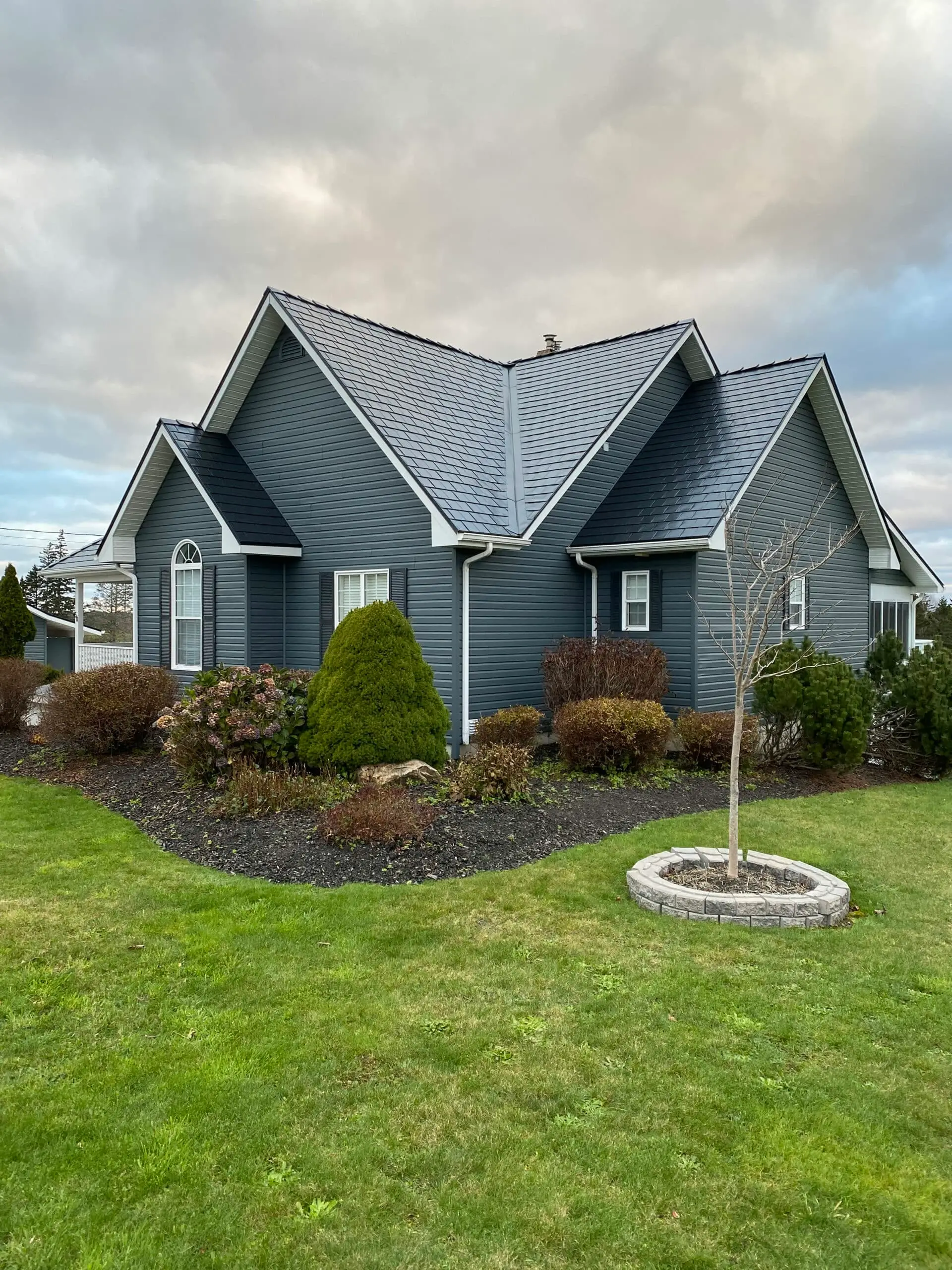 Nsmp22046 North Chegoggin, Ns B5A5K5 Interlock Metal Roofing Black Aluminum Slate Roof