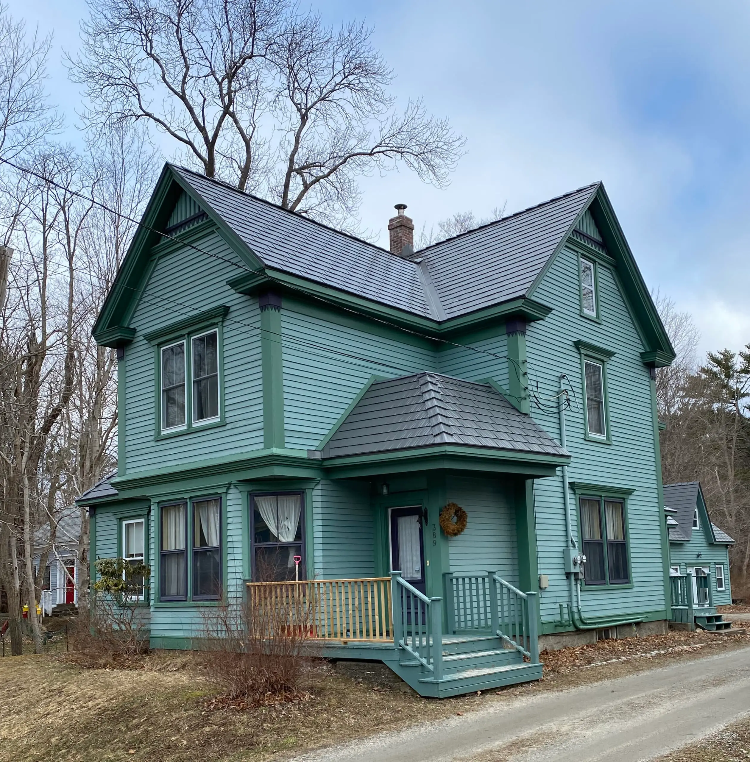 Mahone Bay, Ns Canada B0J2E0 Interlock Metal Roofing Musket Grey Aluminum Cedar Shingle Roof