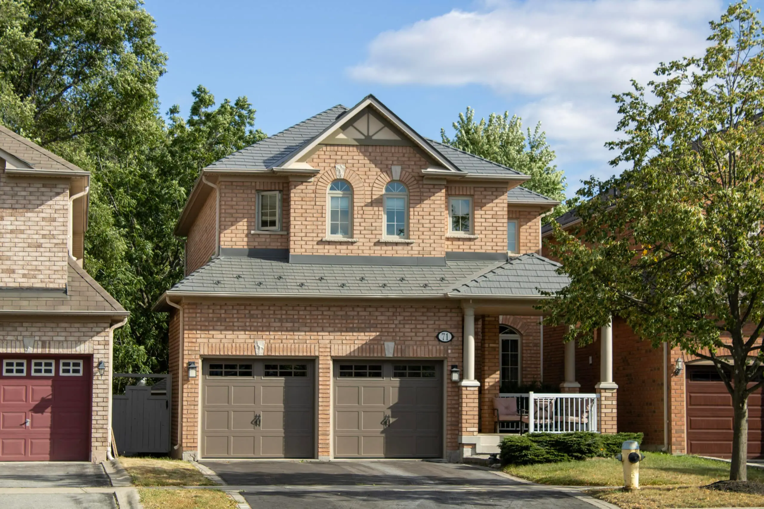 Onms18119 Scarborough, On M1T1P8 Interlock Metal Roofing Musket Grey Aluminum Cedar Shingle Roof