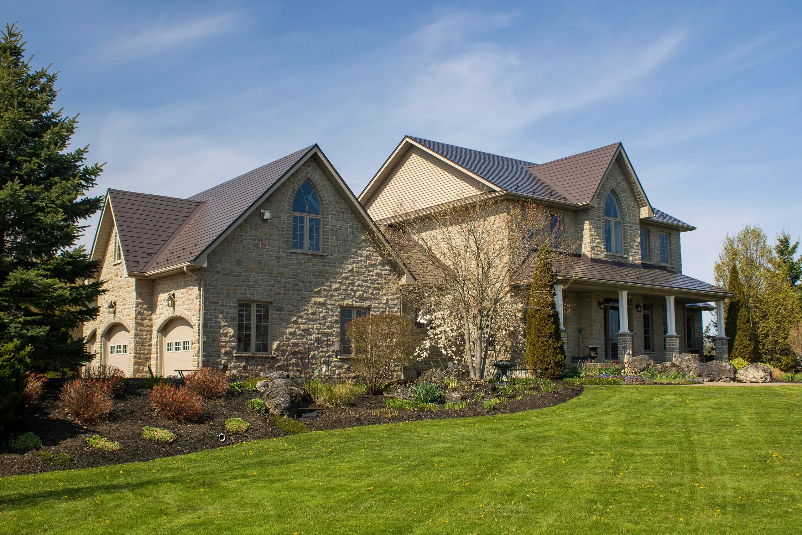 Ariss, On N0B1B0 Interlock Metal Roofing 88Sq Tudor Brown Aluminum Slate Roof House Left