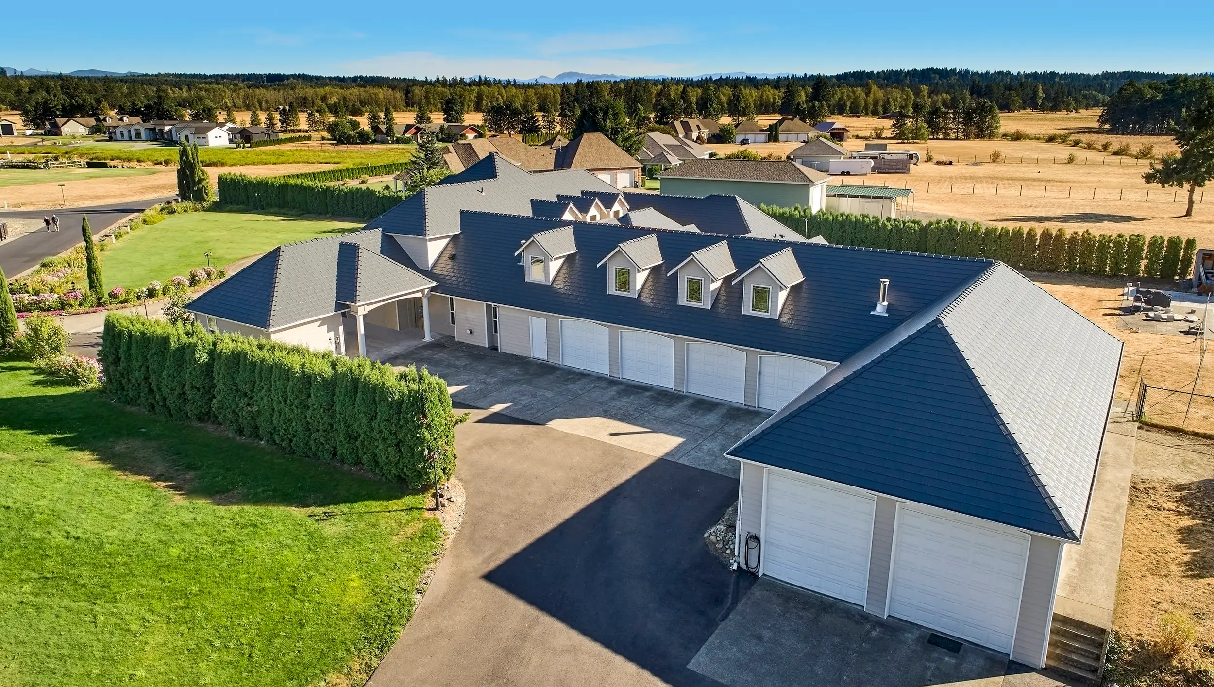 Spanaway, Wa 98387 Interlock Metal Roofing Deep Charcoal Aluminum Cedar Shingle Roof Garage