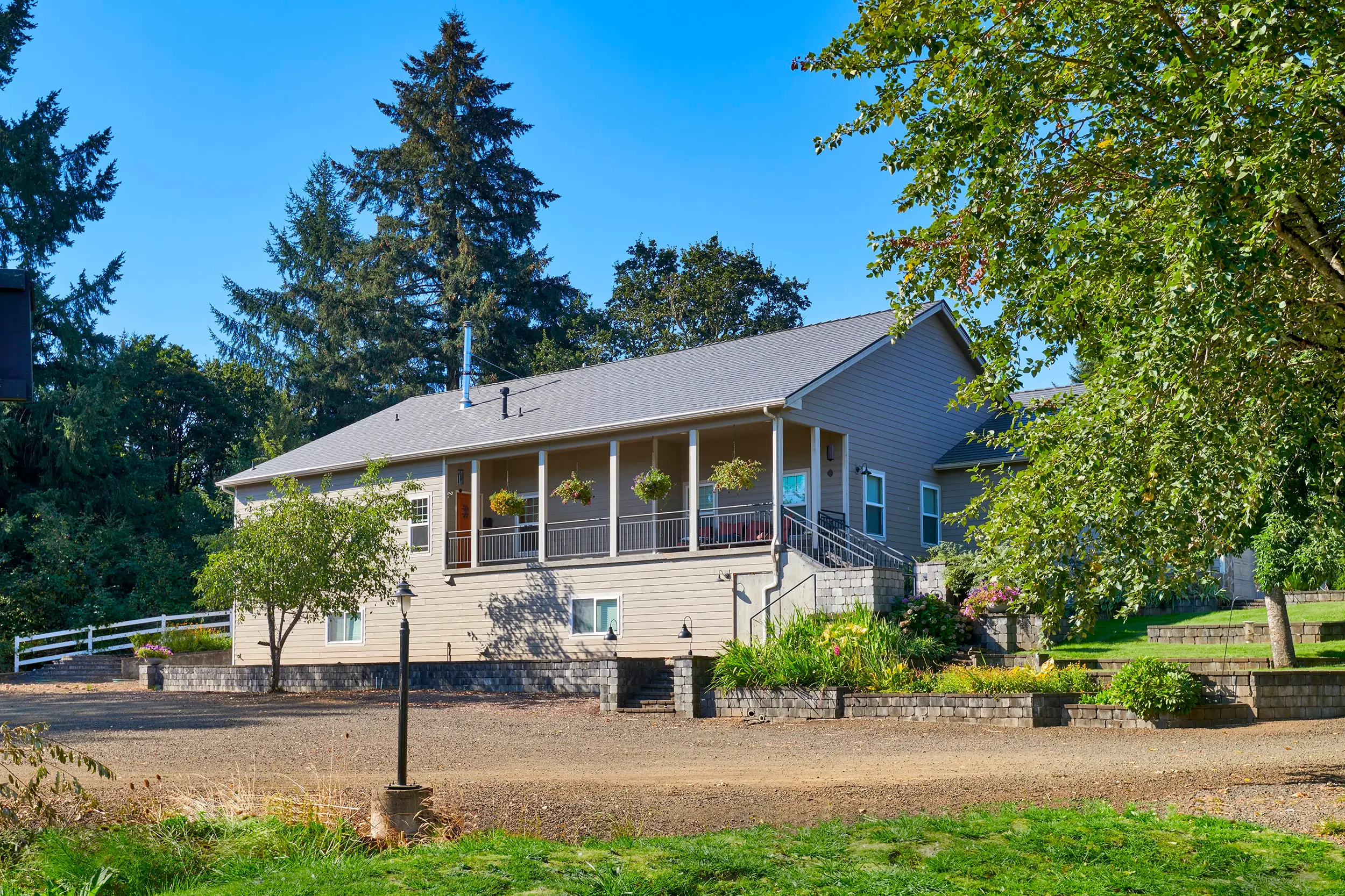 Lebabon, Or 97355 Interlock Metal Roofing Black Aluminum Slate Roof Side