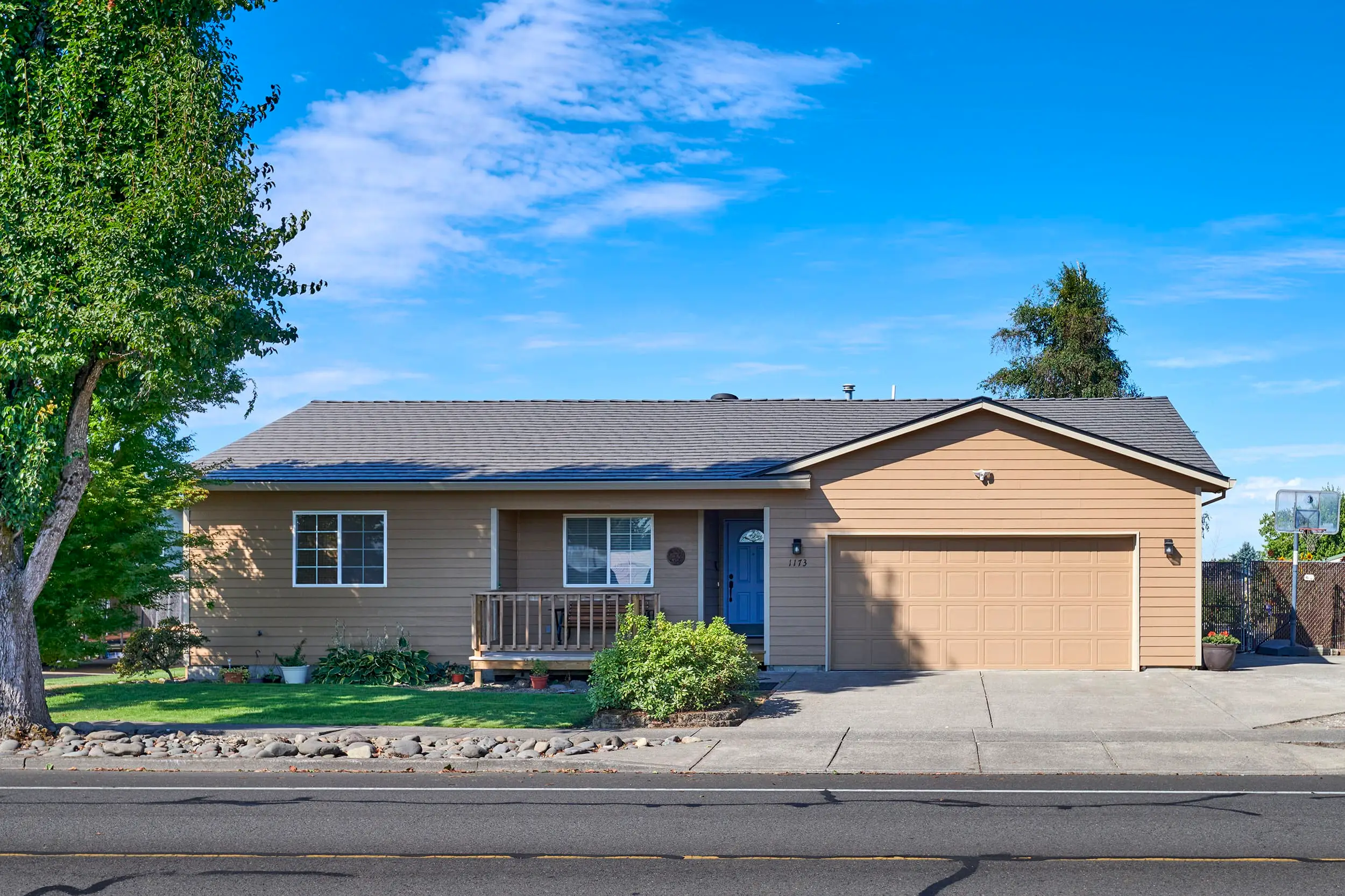 Stayton, Or 97383 Interlock Metal Roofing Black Aluminum Slate Roof