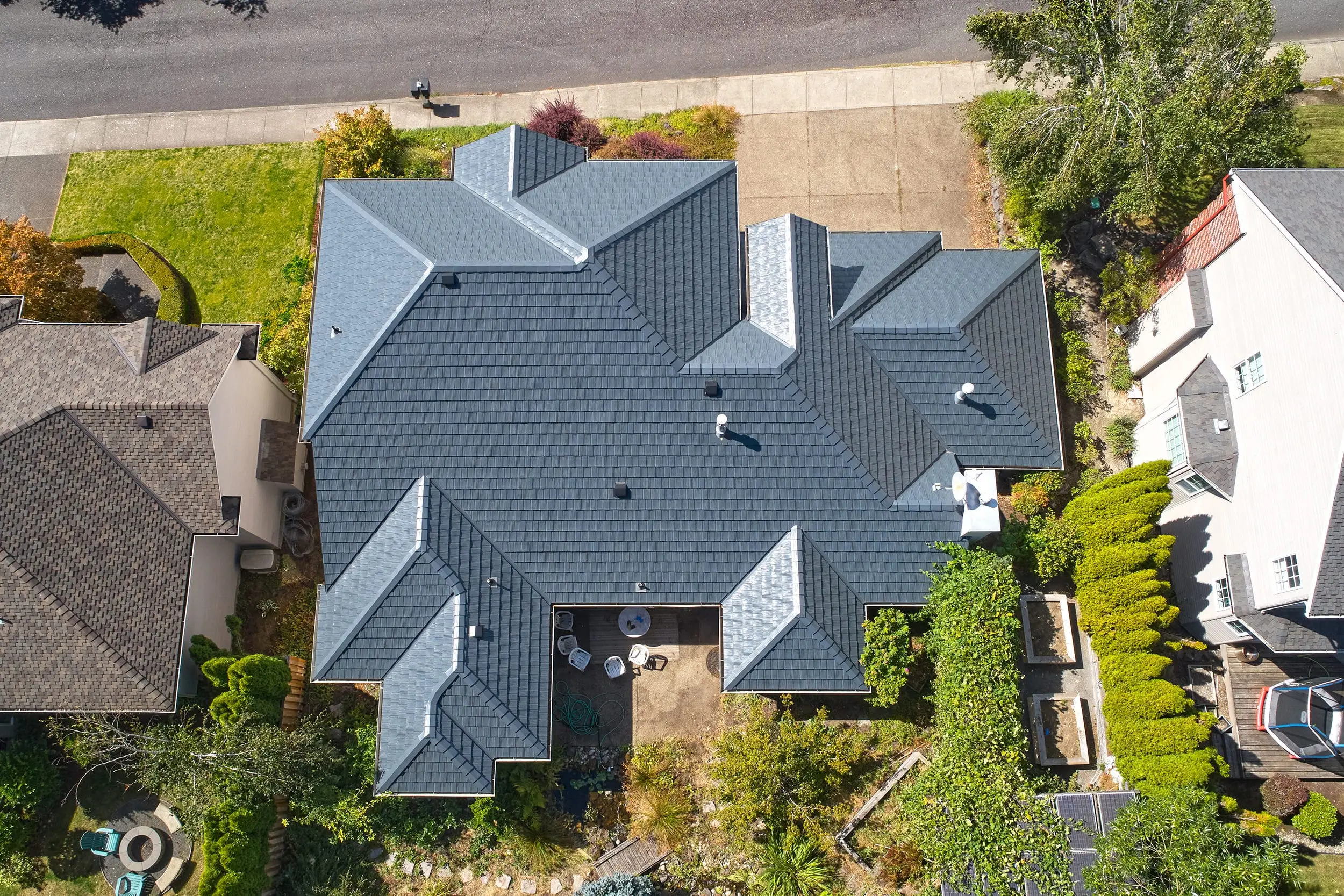 Portland, Or 97229 Interlock Metal Roofing Deep Charcoal Aluminum Shake Roof Aerial